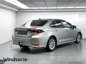 Toyota Corolla 1.8 Hybrid Luna Saloon - Image 3