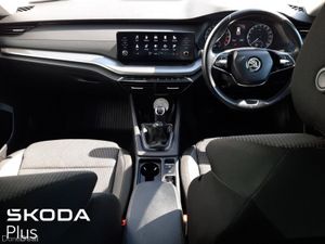 Skoda Octavia AMBITION 2.0 TDI 115HP 5DR - Image 2