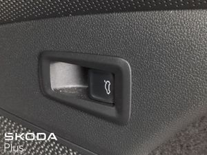 Skoda Kodiaq **FULL BLACK LEATHER**TINY MILEAGE**S - Image 3