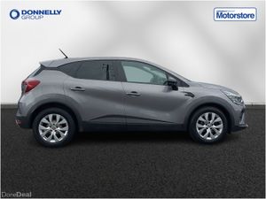 Renault Captur Hatchback Iconic Edition - Image 3