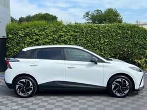 MG 4 SE 64 KWH // APPLE CARPLAY/ANDROID AUTO // DI - Image 2