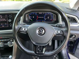 Volkswagen T-Roc DESIGN 2.0 TDI AUTO // DIAMOND CU - Image 4
