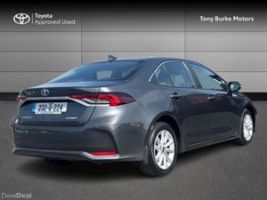 Toyota Corolla Saloon - Luna Edition - 1.8 Hybrid - Image 2