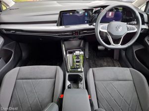 Volkswagen Golf 2.0 TDI STYLE PLATINUM EDITION AUT - Image 3