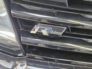201 VOLKSWAGEN TIGUAN R-LINE BLACK EDITION AUTO - Image 4