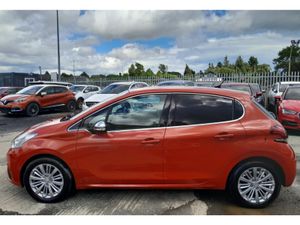 Peugeot 208 5D ALLUR 1.2L Petrol Automatic - Low m - Image 4