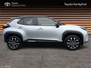 Toyota Yaris Cross LUNA SPORT // REAR CAMERA // SM - Image 3