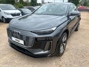 Audi Q6 e-tron SLINE SPORT - Image 3
