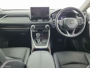 Toyota RAV4 Self charging hybrid sport**High Spec* - Image 4