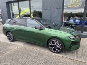 Opel Astra Tourer Klover Green GS Hybrid - Image 4