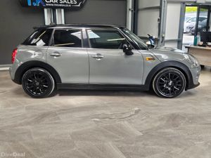 17 MINI COOPER 1.5 PETROL - Image 3