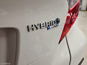 18 TOYOTA C-HR HYBRID LUNA 4DR AUTO - Image 2