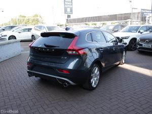 2018 VOLVO V40 D4 INSCRIPTION 5DR HATCHBACK AUTO - Image 4