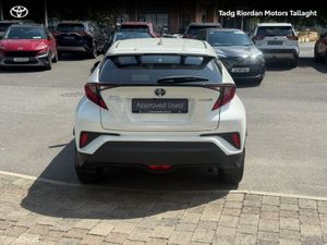 Toyota C-HR 1.8 HYBRID SPORT - Image 4