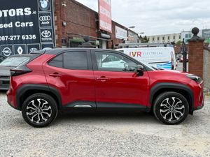 2023 Toyota Yaris Cross 1.5 HYBRID LUNA SPORT AUTO - Image 2