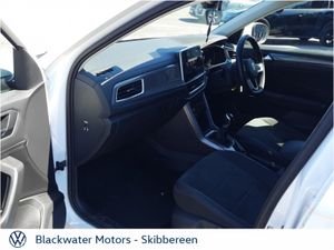 Volkswagen T-Roc 2.0TDI 116BHP STYLE WITH REVIEW C - Image 4