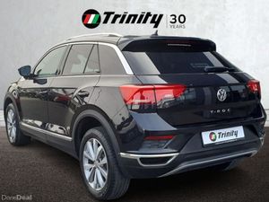 Volkswagen T-Roc ** STUNNING CAR ** AUTO ** TRINIT - Image 3