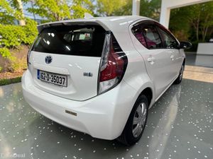 2016 Toyota Aqua 1.8 Petrol Hybrid Automatic - Image 4