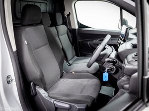 Peugeot Partner Pro Plus 1.5 Diesel 100HP 650kg - Image 3