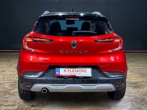 Renault Captur 1.3 AUTOMATIC - RED/BLACK TWO TONE - Image 4