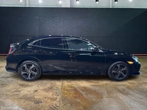 Honda Civic MANUAL 1.0 VTEC TURBO - REVERSE CAMERA - Image 2