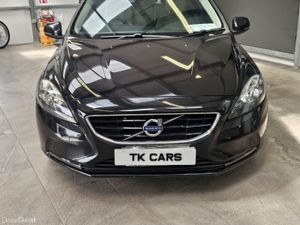 16 VOLVO V40 D2 2.0 DIESEL SE EDITION - Image 4