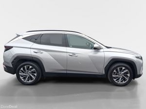Hyundai Tucson 2WD Executive Plus - Image 2