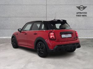 Mini Cooper 5-Door Cooper Sport - Image 3