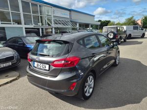 Ford Fiesta Zetec 1.1 70PS 5M 4DR - Image 4