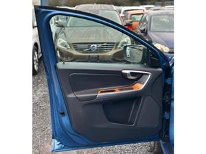 Volvo XC60 2.0L Diesel Automatic  Sunroof (3276) - Image 4
