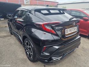 Toyota C-HR 2017 SELF CHARGING HYBRID TOP SPEC - Image 4