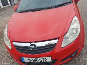 Smart looking 5 door  Opel Corsa 20111.2 pet - Image 4