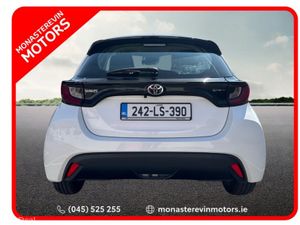 Toyota Yaris HYBRID 115 LUNA - Image 4