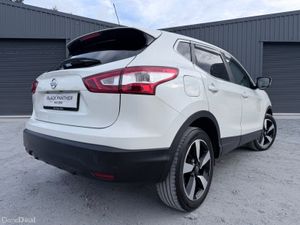 Nissan Qashqai 161’ N-Connect 1.5dCi White Pearl - Image 4