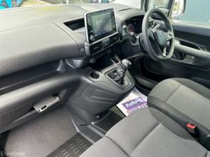 Opel Combo KOMFORT L2H1 100PS D-6SP - Image 4