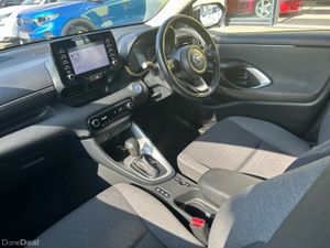 Toyota Yaris HYBRID LUNA AUTO 4DR - Image 3