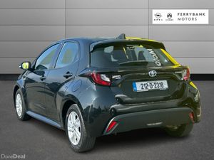Toyota Yaris HYBRID LUNA AUTO 4DR - Image 4