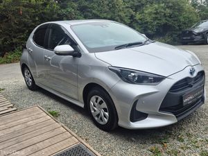 Toyota Yaris 1.5 Hybrid Automatic - Image 2