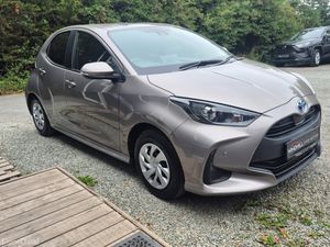 Toyota Yaris 1.5 Hybrid - Image 2