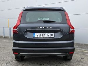 Dacia Jogger 1.0 L  Extreme 7 Seater - Image 4