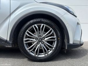 2022 TOYOTA CHR SOL HYBRID A/T FTSH NCT 7/28 - Image 3