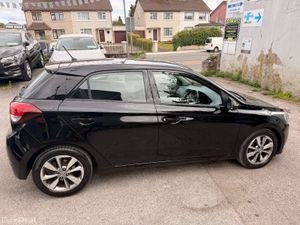 Hyundai i20 Deluxe low milage petrol car - Image 3