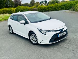 TOYOTA COROLLA TOURING LIKE NEW / NCT 10/28 - Image 4