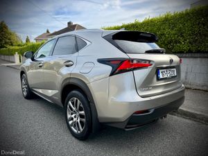 Lexus NX 300h Luxury | One year Lexus Warranty. - Image 4