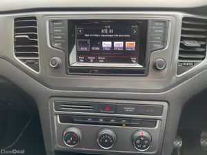Volkswagen Golf 2015, low milage - Image 4