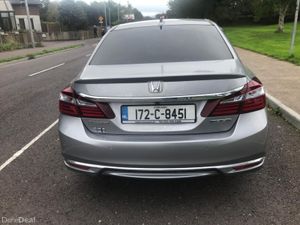 Honda Accord DAA-CR7 AUTO 4DR - Image 4