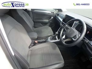 Volkswagen T-Roc 2.0 TDI STYLE, Reversing Camera, - Image 4