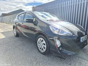 2016 Toyota Aqua - Image 2