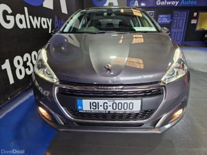 Peugeot 208 SIGNATURE ** ONLY 51K MILES, SAT NAV, - Image 3