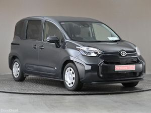Toyota Sienta 1.5 HEV AUTOMATIC - Image 2